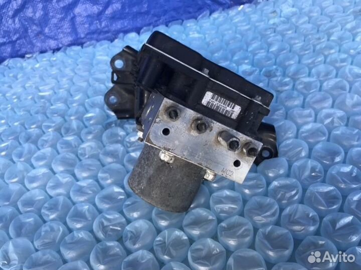 Блок abs Toyota Venza SUV 1arfe 2009