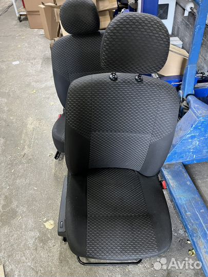 Сиденья на LADA largus