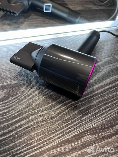 Фен Dyson supersonic