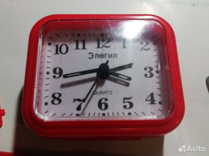 Часы будильник