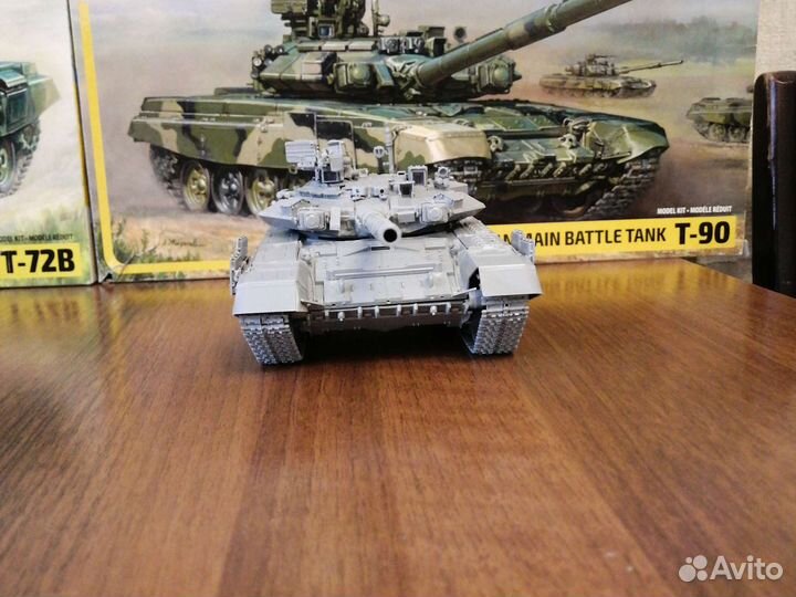 Сборная модель танка Т-90А