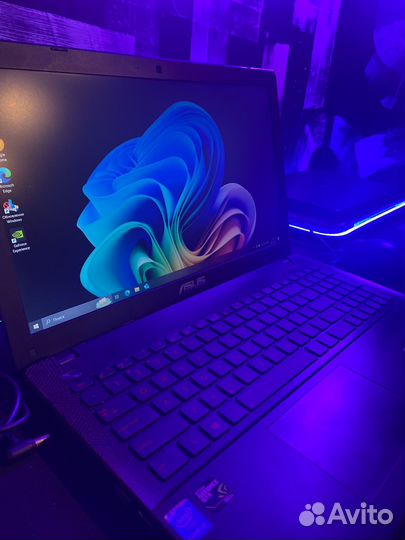 Ноутбук Asus rog 1122DE