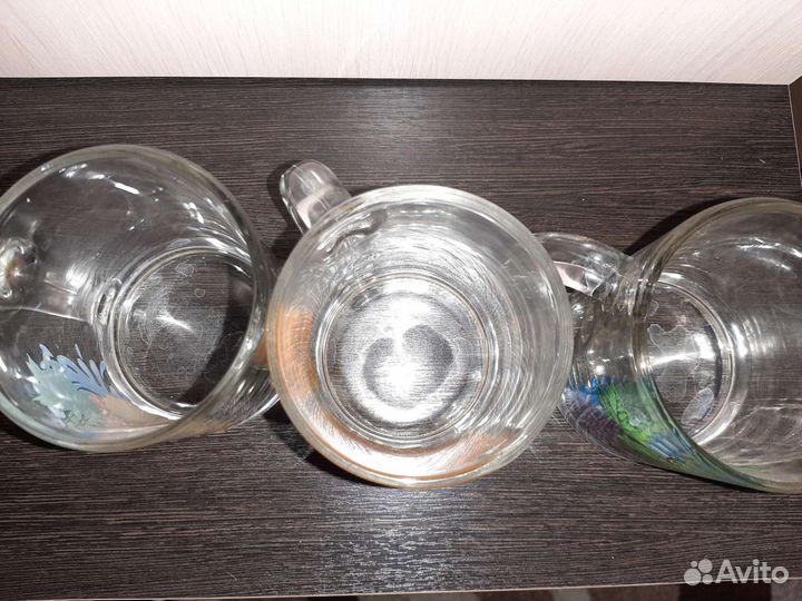 Чайные чашки с блюдцами и Кружки