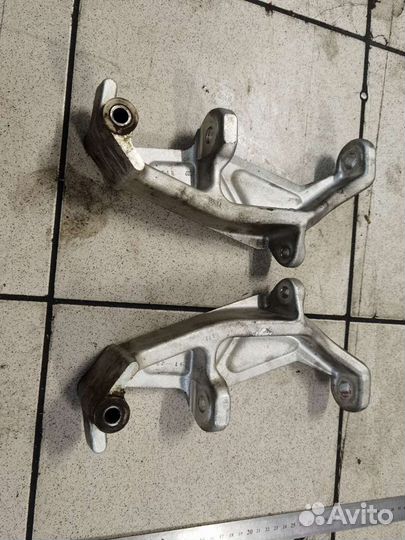 Кулак поворотный brp ski-doo mxz 600rs