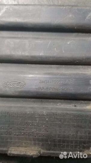 Заглушка птф бампера передняя Ford Focus 2