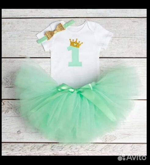 Костюмчики на годик, новые