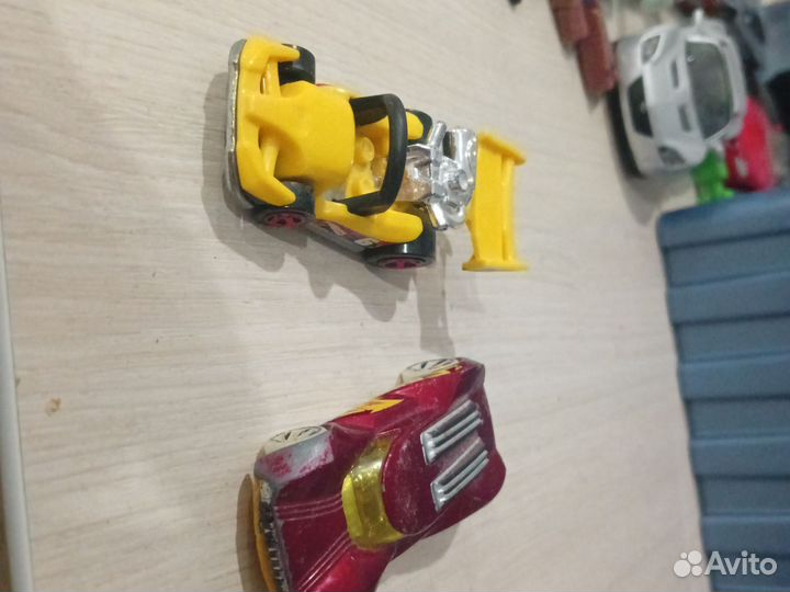 Машинки hotwheels