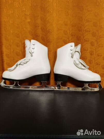 Продам коньки