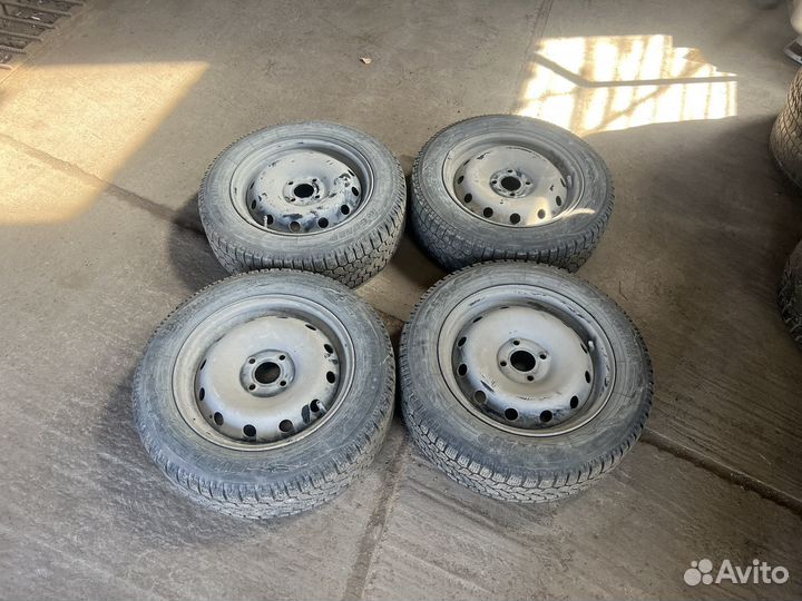 Yokohama IceGuard Stud IG65 15/65 R15 Q