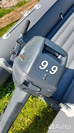 Надувная лодка с мотором