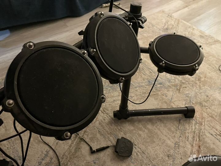 Ударная установка Alesis debut kit