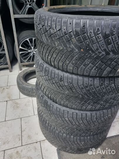 Michelin X-Ice North 4 SUV 275/40 R22 108