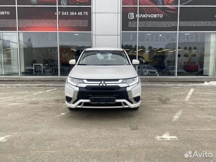 Mitsubishi Outlander 2.0 CVT, 2022