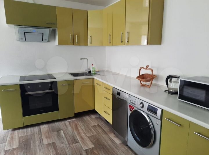 3-к. квартира, 80,8 м², 1/9 эт.