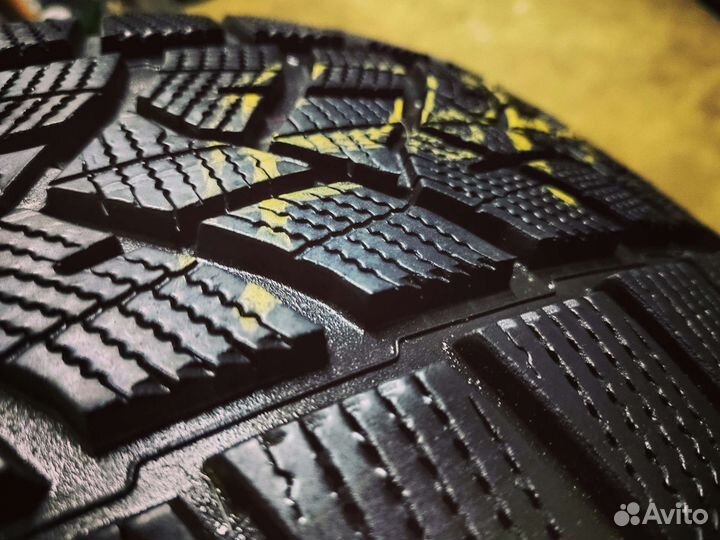 Dunlop Winter Sport 5 SUV 235/55 R19 105V