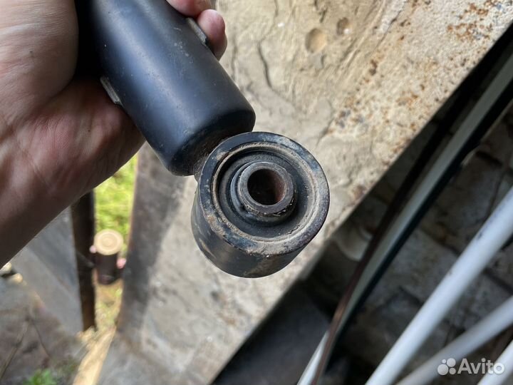 Амортизатор с регулировкой жесткости