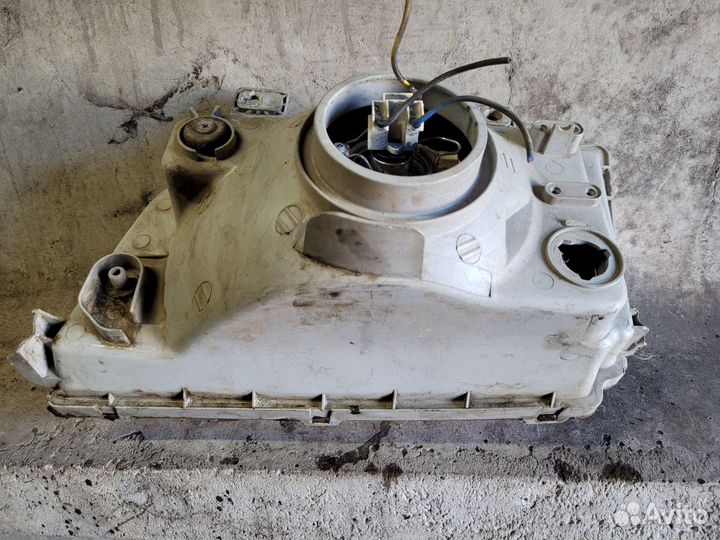 Фара передняя правая Kia Sportage 1