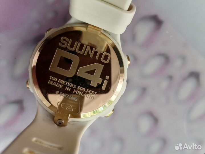 Часы Suunto D4i
