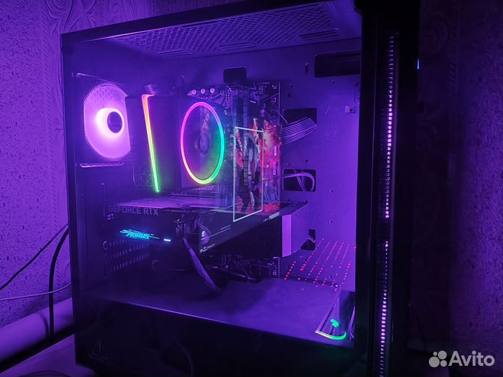 Материнская плата с процессором и памятью