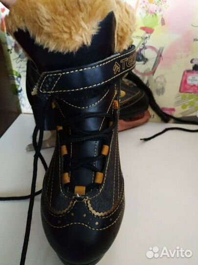 Коньки женские фигурные 38