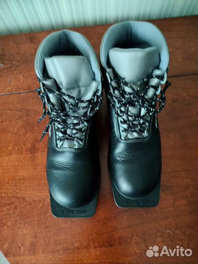 Лыжные ботинки atemi б/у