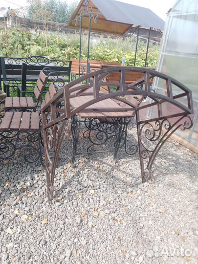 Козырек над дверью