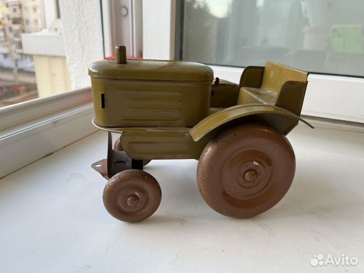 Игрушка трактор СССР