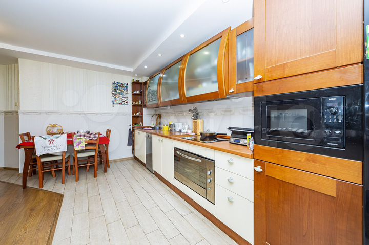4-к. квартира, 125 м², 3/16 эт.
