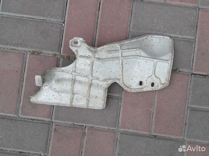 Термоэкран переднего редуктора Mercedes W211