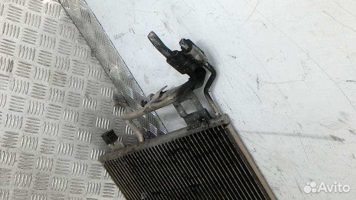 Радиатор кондиционера на Volkswagen Passat B5
