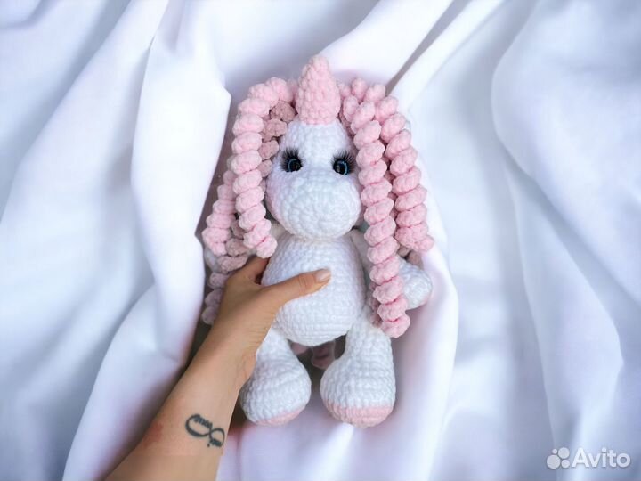Плюшевая игрушка ручной работы единорог