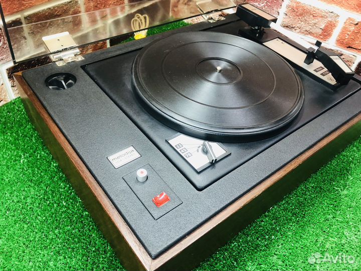 Z.8292 Проигрыватель винила Мелодия 104 стерео