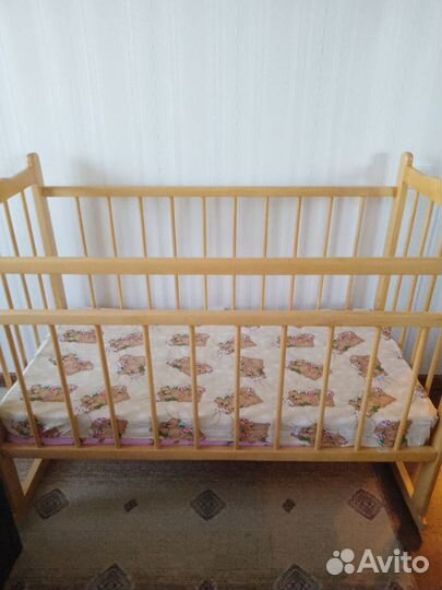 Детская кроватка