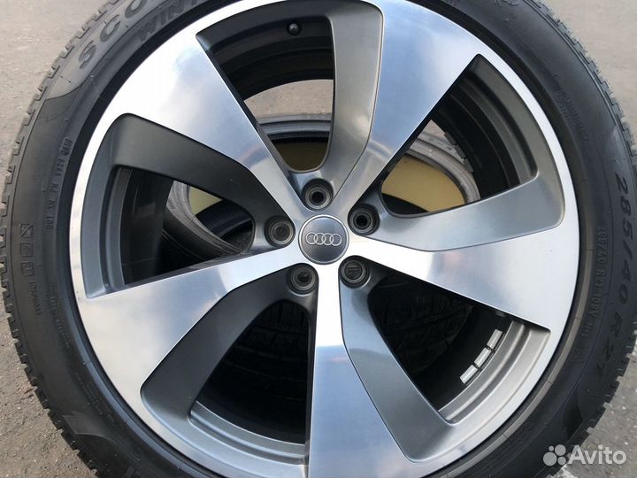 Комплект б/у оригинальных колёс Audi Q7 R21