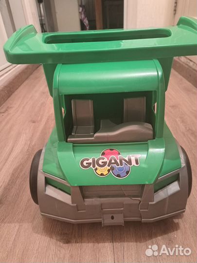 Машина гигант wader с прицепом