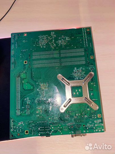 Материнская плата 775