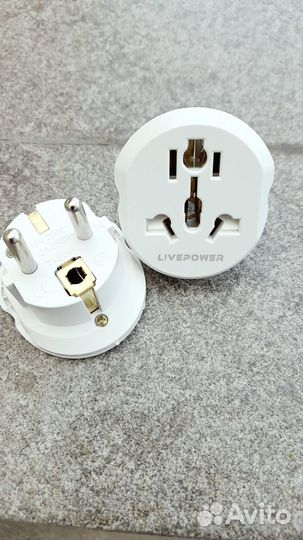 Переходник livepower 16 А белый