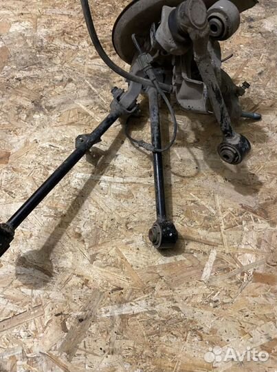 Задний кулак Honda accord 7 CL7 CL9