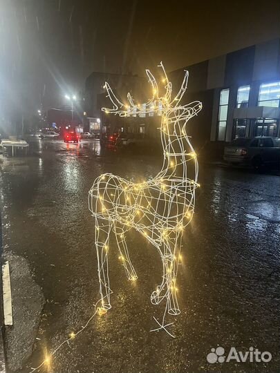 Новогодняя фигура гордый олень