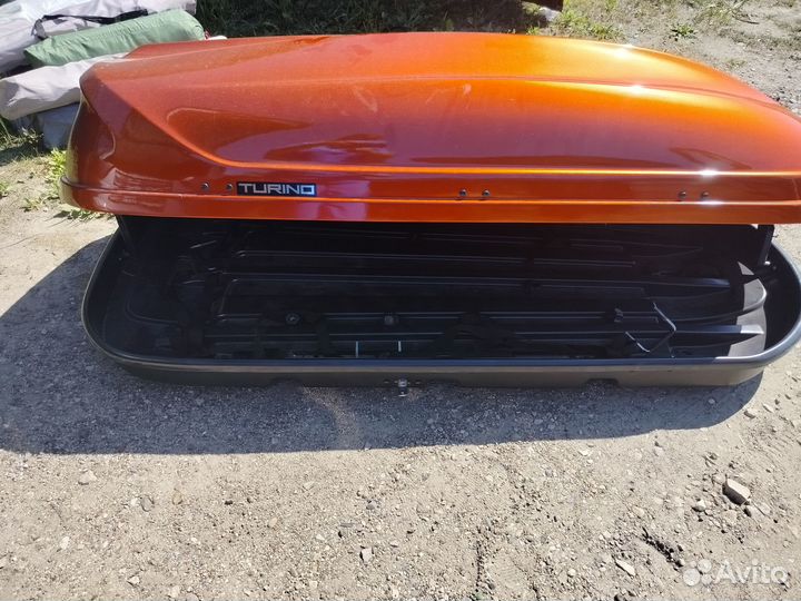 Автобокс на крышу с багажником на рейлинги