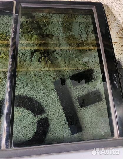 Стекло двери задней левой (форточка) Mitsubishi