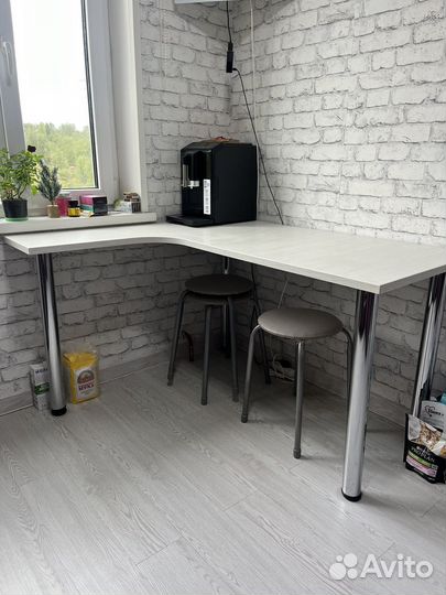 Кухонный стол