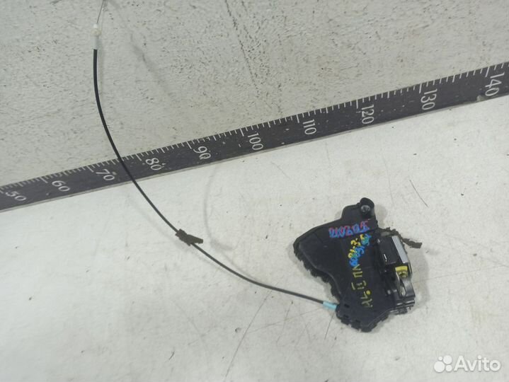 Замок двери передней левой