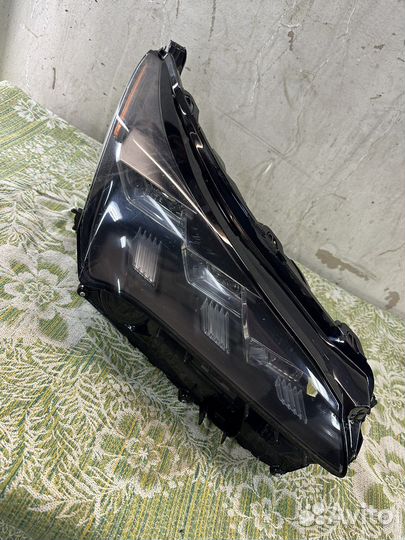 Lexus NX Фара Правая full LED