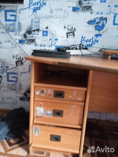 Компьютерный стол