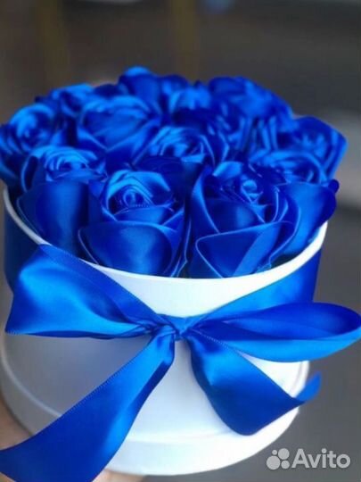 Букет из атласных роз