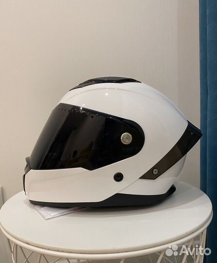 Шлем новый Yema