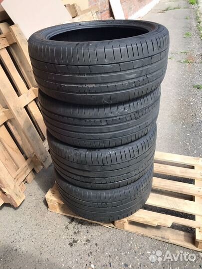 Pirelli P Zero 275/40 R21 и 315/35 R21