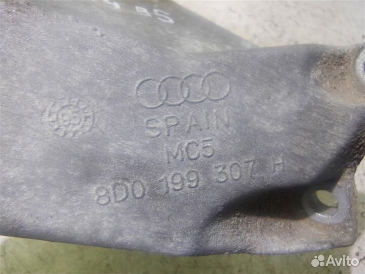 Кронштейн двигателя левый Ауди А4 Б5