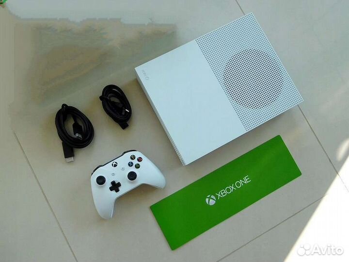 Xbox One s + GTA 5 + FIFA 22 + много игр